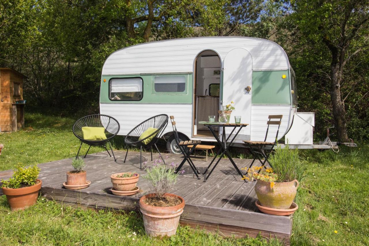 Ma caravane dans les collines Villeneuve-la-Comptal Extérieur photo